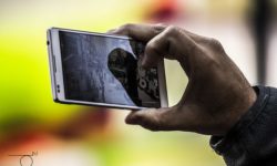 Travelling in real time via social media and mobile marketing