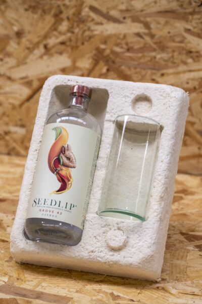 Seedlip product and packaging.jpg Seedlip product and packaging.jpg