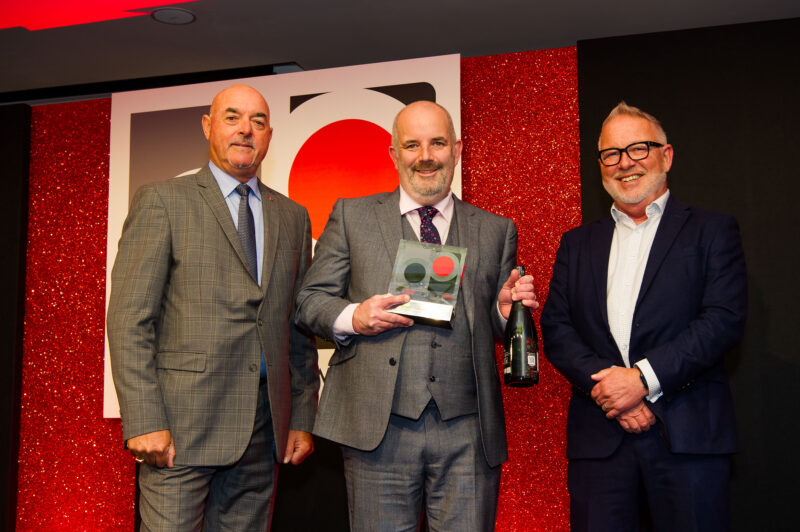 LtoR_compère_BruceGrobbelaar_JamieEmmerson_EmmersonPress_Chris_Matthews_Fujifilm LtoR_compère_BruceGrobbelaar_JamieEmmerson_EmmersonPress_Chris_Matthews_Fujifilm