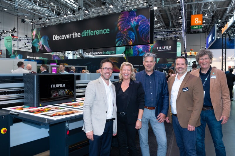 LtR_FrederikVanMol_CindyDanis_SergeDeCrits_Igepa_and_OlivierWellens_JaapVanDuren_Fujifilm LtR_FrederikVanMol_CindyDanis_SergeDeCrits_Igepa_and_OlivierWellens_JaapVanDuren_Fujifilm