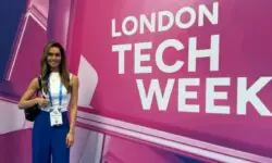 HOW IS AI SHAPING B2B COMMUNICATIONS?